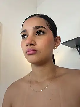 AlessiaVallmont online show from March 23, 2026, 4:51 pm