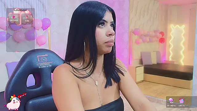 Snapshot of Scarleett_tay chatting on February 26, 2026, 7:03 pm Scarleett tay online show from February 26, 2026, 7:03 pm