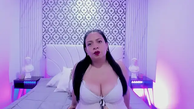 Renatta Milly online show from February 26, 2026, 3:17 am