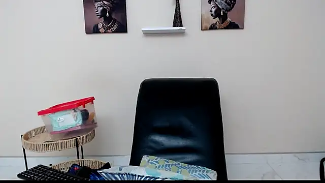 skinnysexy18 online show from April 21, 2026, 1:29 am