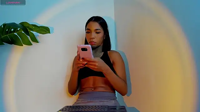 zara leee online show from April 14, 2026, 10:26 pm