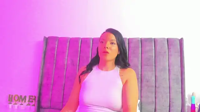 Evelin  thompsson online show from May 12, 2026, 3:36 am