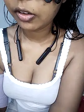 ASHANYA JAYASOORIYA online show from March 18, 2026, 1:24 pm