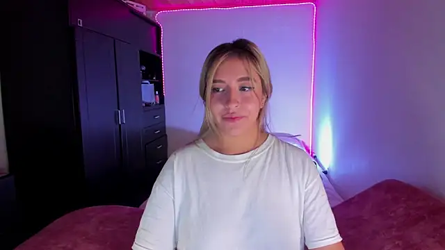 saradiazxxx online show from April 11, 2026, 5:15 am