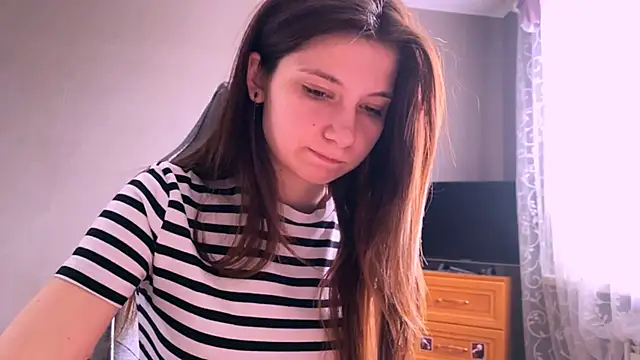 LunnaBliss online show from April 24, 2026, 12:40 pm