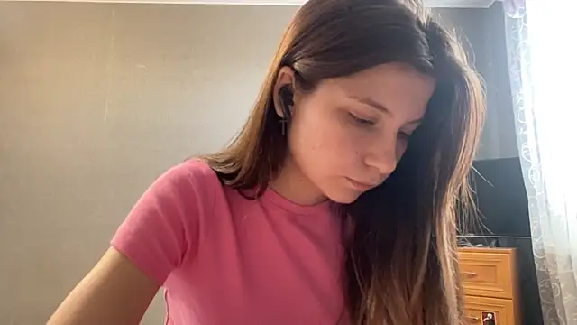 LunnaBliss online show from April 25, 2026, 11:35 am