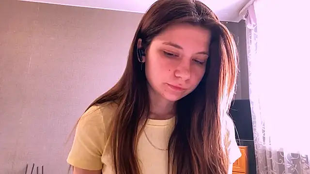 LunnaBliss online show from April 18, 2026, 8:16 am