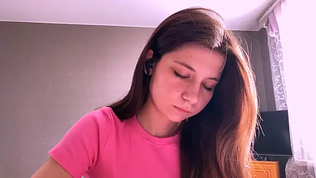 LunnaBliss online show from April 20, 2026, 12:41 pm