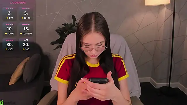 Miaa Hill online show from April 10, 2026, 10:55 am