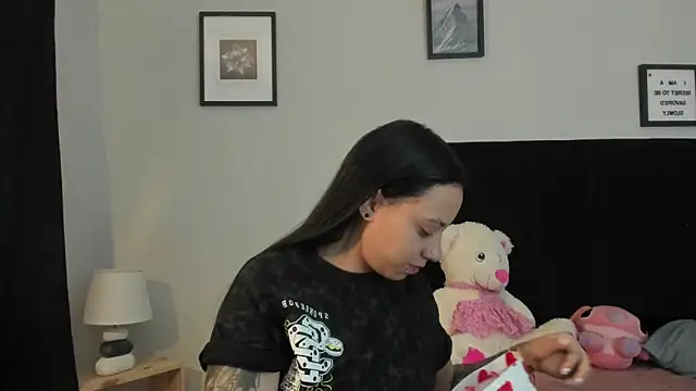 Snapshot of sabbrand0111 chatting on February 27, 2026, 7:57 pm sabbrand0111 online show from February 27, 2026, 7:57 pm