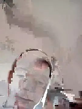 thom7246 online show from May 5, 2026, 10:18 am