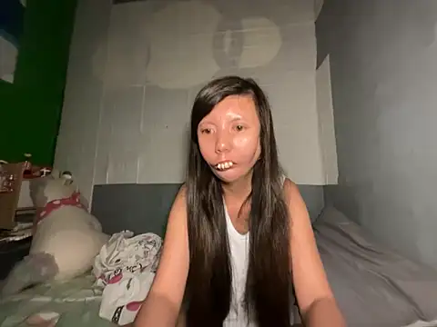 lady moon09 online show from April 13, 2026, 8:02 pm