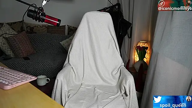 Snapshot of supreme_dominatrix chatting on January 7, 2026, 9:42 pm supreme dominatrix online show from January 7, 2026, 9:42 pm