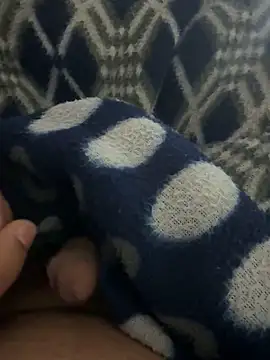 youngboywithcurvymilf online show from February 21, 2026, 3:14 pm