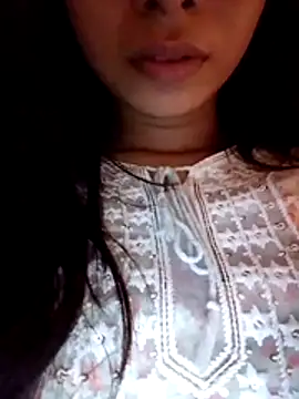 Snapshot of cute_girl_29 chatting on July 31, 2026, 4:37 pm cute girl 29 online show from July 31, 2026, 4:37 pm