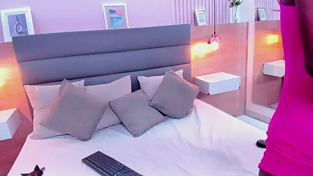 ivonne duval online show from April 4, 2026, 1:28 pm