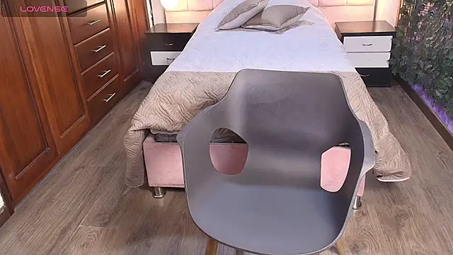 MoriahStorm online show from June 4, 2026, 1:05 pm