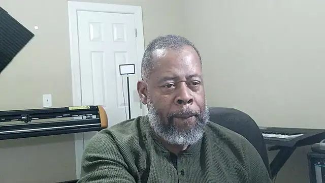 Cleozevo1961 online show from March 24, 2026, 3:34 pm