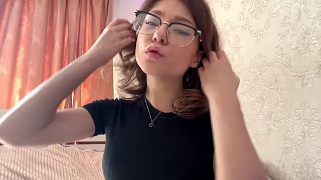 aera elese online show from April 14, 2026, 9:03 am