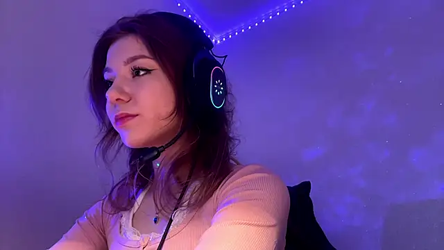 aera elese online show from February 18, 2026, 9:50 am