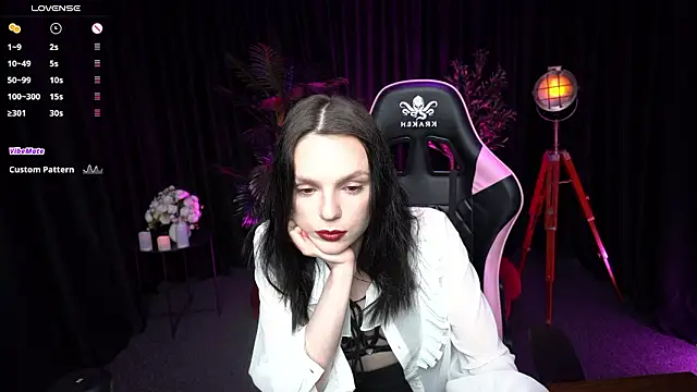 Snapshot of Wild_Alice_me chatting on March 25, 2026, 4:06 pm Wild Alice me online show from March 25, 2026, 4:06 pm