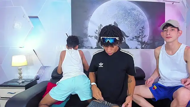 Spicy guys online show from April 18, 2026, 8:09 pm