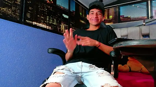 EstevenBrown1 online show from March 3, 2026, 12:45 pm