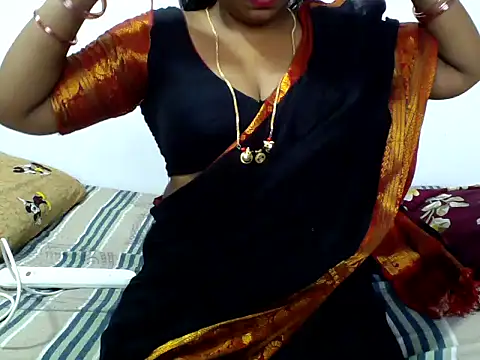Snapshot of Angel_honeybear_143 chatting on June 4, 2026, 9:14 am Angel honeybear 143 online show from June 4, 2026, 9:14 am