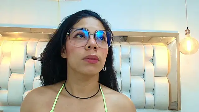 Snapshot of AzulMaveric chatting on July 21, 2026, 9:05 pm AzulMaveric online show from July 21, 2026, 9:05 pm