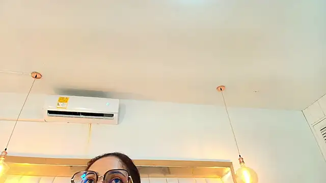 Snapshot of AzulMaveric chatting on June 6, 2026, 7:19 pm AzulMaveric online show from June 6, 2026, 7:19 pm