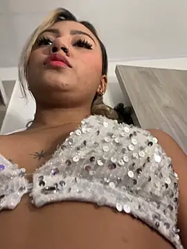 Dulce Sofi  online show from February 19, 2026, 7:44 pm