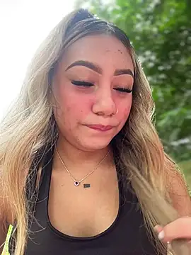 Dulce Sofi  online show from February 24, 2026, 3:13 pm