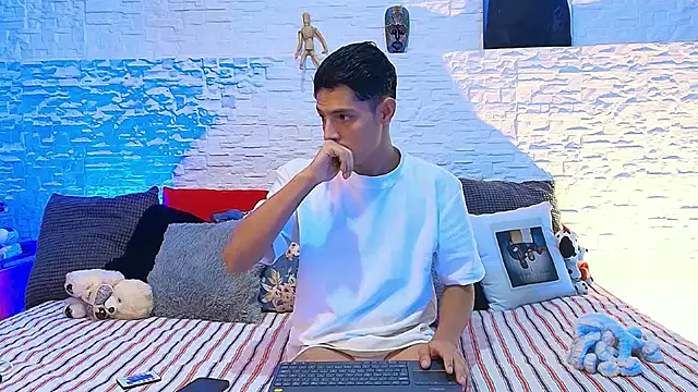 Snapshot of Eliassalvatore_ chatting on July 13, 2026, 5:12 pm Eliassalvatore online show from July 13, 2026, 5:12 pm