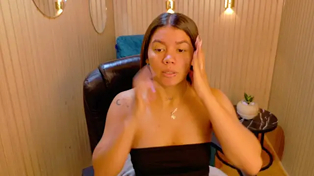 Alessia Monroe  online show from March 7, 2026, 8:25 pm