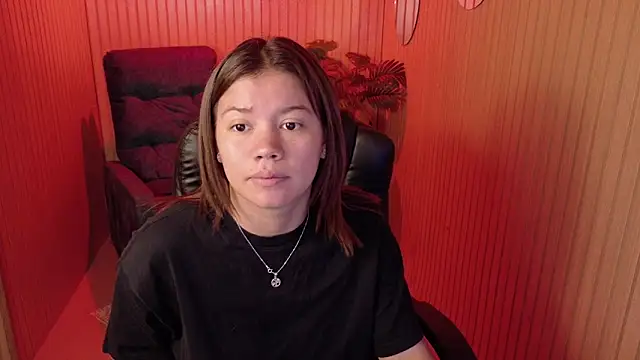 Alessia Monroe  online show from April 7, 2026, 8:10 pm