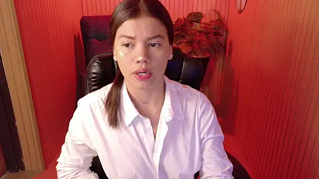 Alessia Monroe  online show from April 12, 2026, 7:39 pm