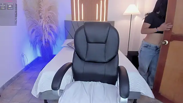 Snapshot of sara_stormy chatting on February 20, 2026, 1:24 pm sara stormy online show from February 20, 2026, 1:24 pm