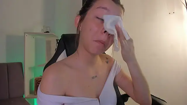 MelLove  online show from February 19, 2026, 7:44 pm