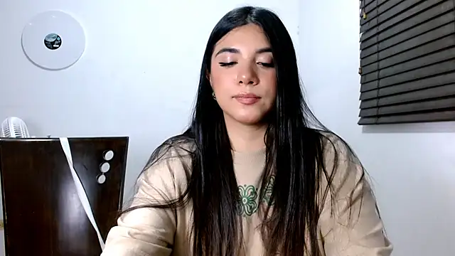 MiaDiamontLatin online show from March 14, 2026, 2:28 am