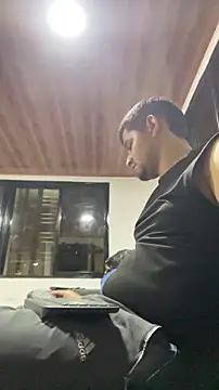 walterktm online show from March 11, 2026, 2:27 am