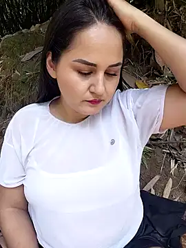 Snapshot of yissela92 chatting on February 20, 2026, 6:21 pm yissela92 online show from February 20, 2026, 6:21 pm