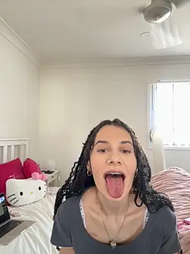 Snapshot of gloriagem chatting on March 27, 2026, 4:54 am gloriagem online show from March 27, 2026, 4:54 am