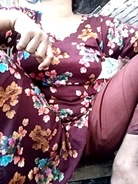 BreezySexyGirl69 online show from May 3, 2026, 6:40 am