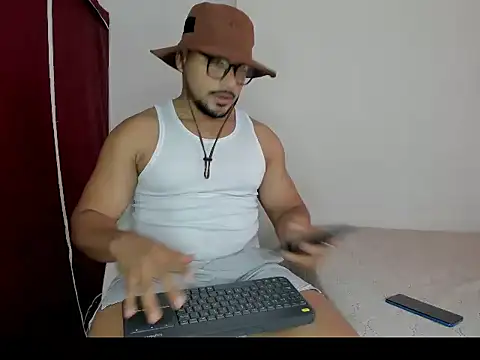 Snapshot of Cronos_Shong chatting on July 8, 2026, 10:43 pm Cronos Shong online show from July 8, 2026, 10:43 pm