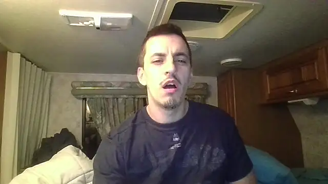Snapshot of luverrboyy chatting on June 25, 2026, 5:34 am luverrboyy online show from June 25, 2026, 5:34 am