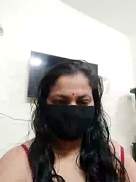 Snapshot of Desi_Heat_Couple chatting on February 22, 2026, 4:30 pm Desi Heat Couple online show from February 22, 2026, 4:30 pm