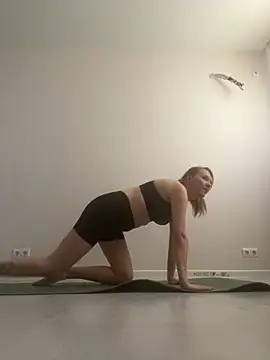 DistrictGirl online show from April 2, 2026, 12:34 pm