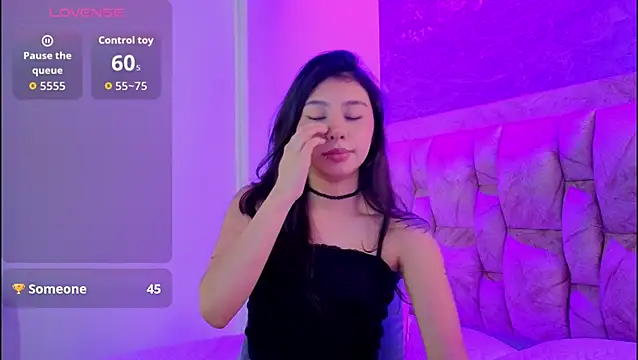 Snapshot of chloe_bluee_ chatting on July 7, 2026, 11:14 am chloe bluee online show from July 7, 2026, 11:14 am