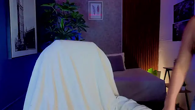 SophyAdams online show from March 8, 2026, 12:27 am