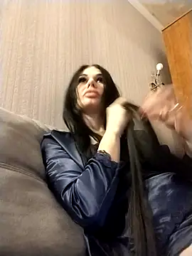 evavibe  online show from February 25, 2026, 7:14 pm